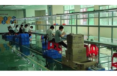 天逻键盘生产车间